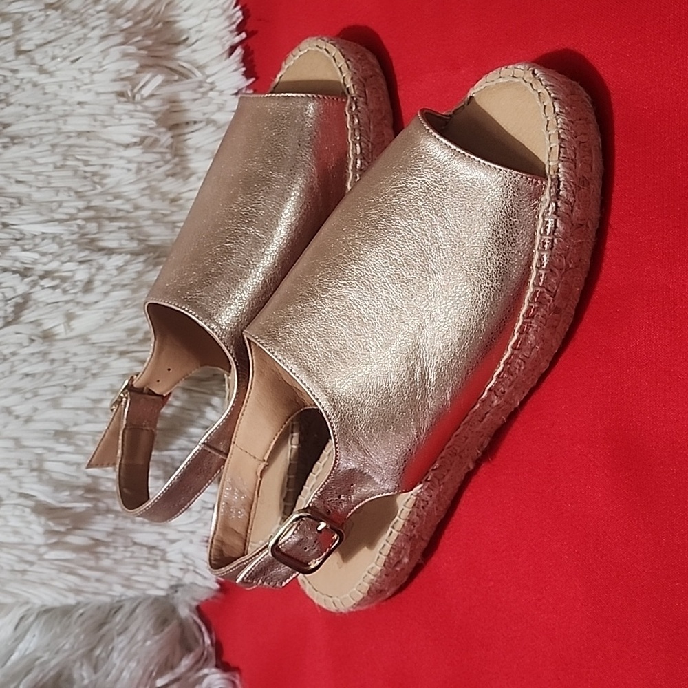 Jutelia Women's Metallic Sandals